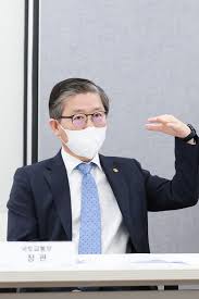 변창흠 국토교통부 장관이 취임 이후 처음으로 나선 국회 대정부 질문에서 버스와 택시 요금에 관한 질문을 받고 진땀을 흘렸습니다. ë³€ì°½í  2 4ëŒ€ì±… í›„ë³´ì§€ ì œì•ˆ í™œë°œ ë¹ ë¥¸ ì‹œì¼ ë‚´ì— ë°œí'œ ê°€ëŠ¥ ì•„ì‹œì•„ê²½ì œ