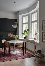 Idee Deco Un Tapis Persan Dans La Cuisine Coin Salle A Manger Deco Salle A Manger Architecture Interieure