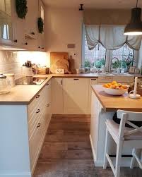 Pin Von Helen Somerik Auf Kitchen Haus Kuchen Landhauskuche Kuchendekoration