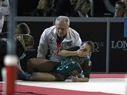 Fresca vincitrice, a 30 anni, della medaglia di bronzo agli europei, per alcuni era considerata troppo vecchia per competere nella ginnastica artistica. Vanessa Ferrari Torna A Brescia Dopo L Infortunio Sara Operata In Poliambulanza Corriere It