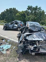 Untuk lama perjalanan yang harus saya tempuh dengan menggunakan kereta majapahit. Nak Pandu Laju Pergi Litar Bukan Tayang Di Jalan Raya Ras Adiba