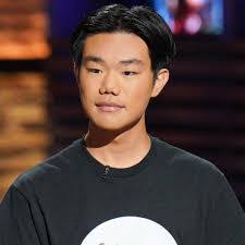 Mark Lin's Instagram, Twitter & Facebook