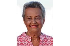 Elizabeth Tosh's Instagram, Twitter & Facebook