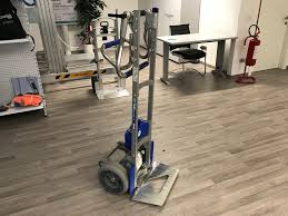Hai bisogno di trovare un carrello per scale efficiente e che sia in grado di soddisfare tutte le tue necessità, che possa permetterti di trasportare su scala carichi pesanti. Noleggiamo Prname In Trentino Alto Adige E Veneto
