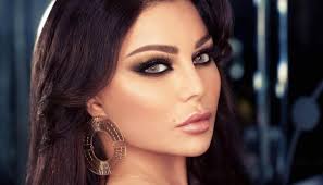هيفاء وهبي والصورة الأصلية للفستان. Ù‚ÙˆÙŠØ© ÙŠØ§ Ù‡ÙŠÙØ§Ø¡ Ø±Ø³Ø§Ø¦Ù„ Ø¯Ø¹Ù… Ù„Ù…Ø³Ø§Ù†Ø¯Ø© Ù†Ø¬Ù…Ø© Ù„Ø¨Ù†Ø§Ù† ÙÙŠ Ø£Ø²Ù…Ø© Ù…Ø¯ÙŠØ± Ø£Ø¹Ù…Ø§Ù„Ù‡Ø§