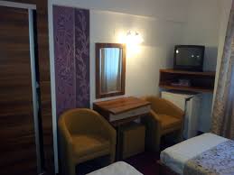 Hotelul traian dispune de baza proprie, situata in incinta hotelului, unde se pot trata afectiuni digestive,afectiuni renale, afectiuni. Hotel Traian Calimanesti Caciulata Romania