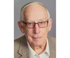 Terri Hare's Instagram, Twitter & Facebook