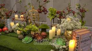 Kuping gajah dengan nama latin anthurium crystallinum adalah tanaman hias daun yang banyak ditanam untuk menghias ruangan maupun halaman rumah. Tren Dekorasi Pernikahan 2019 Lebih Simpel Dan Natural Tak Banyak Hiasan Bunga Surya