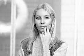 Apolonia pola raksa (born 14 april 1941) is a polish movie star, singer, and model who was especially popular in poland and abroad in the 1960s and 1970s. Pola Raksa Filmoteka