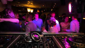 Jun 12, 2021 · lors de la première de son « dj set littéraire » au bataclan, à paris vendredi soir 11 juin, frédéric beigbeder, 55 ans, a tout donné comme pour retrouver sa jeunesse envolée.après une. Elle Accouche Dans Une Discotheque De Toulouse