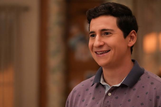 Sam Lerner Previews the New Season of 'The Goldbergs' – The Nerds of Color