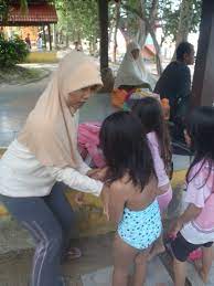 Aku tak tahu harus menjawab apa karena aku tak mau bunda bersedih. Adik Main Kakak Ipar Mathewhill5 S Blog