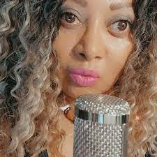 Nanette Hudson's Instagram, Twitter & Facebook