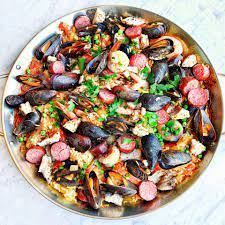 Paella On The Big Green Egg Michellesipsandsavors