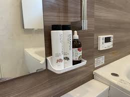 浮かせて清潔!100均マグネットでお風呂の吊るす収納アイデア13選