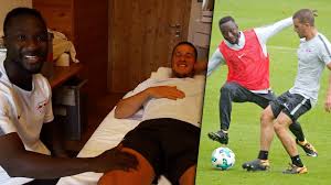 The match featured bundesliga clubs rb leipzig, playing in their first final, and bayern munich, the record winners of the competition. Nach Brutalo Foul Naby Keita Pflegt Diego Demme Bundesliga Bild De