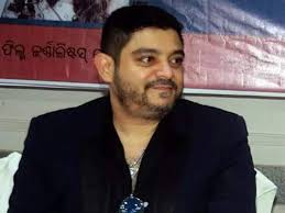 BombayHighCourt is hearing producer #MushtaqNadiadwala's to plea claiming  his two children -- aged nine and six nine -- have been illegally detained 