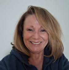 Should I get multifocal IOL for cataract surgery as an artist?