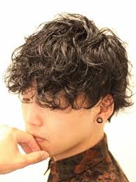 スパイラルツイストパーマ 2021 ツイストパーマ スパイラルパーマ ショートのヘアスタイル