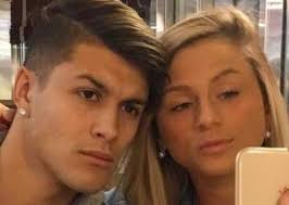 El hijo de fernando solabarrieta e ivette vergara se fue a estados unidos tras obtener una beca para estudiar ingeniería comercial y probar suerte en el fútbol de la liga universitaria.el joven. Hijo De Fernando Solabarrieta E Ivette Vergara Recibio Lluvia De Criticas Por Este Look Foto El Boyaldia Noticias De Iquique Y Tarapaca