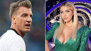 A wikimédia commons tartalmaz maxi lópez témájú médiaállományokat. Football Wag Wanda Icardi Slammed For Flying Kids To Italy