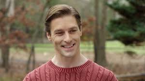 Deck the Heart (2021)