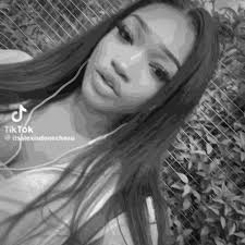 Alexis D Treating Small in