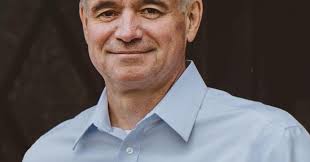 Thomas M. Smith, 51, aide to Mayor Brown remembered as an 'admired pillar  of the Buffalo community'