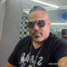 Omar Lindo's Instagram, Twitter & Facebook