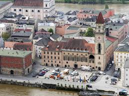 Hypovereinsbank bahnhofstraße 12, 94032 passau Passau Town Hall Square Bank Of Free Photo On Pixabay