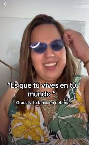 Tu Vives En Tu Mundo Gracias Tú Igual Deberías