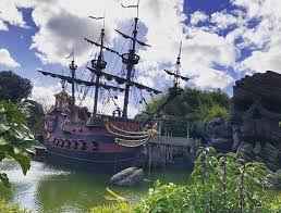 Avast Ye Scallywags Listen To Captain Hook Or Yall Walk The Plank Adventureland Disneylandparis Dlpr Disneyl Disney Rides Walking The Plank Paris Resorts