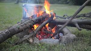 Quickly assemble, locate the pegs and fire up the logs! How To Set Up A Fire Pit For Cooking