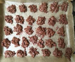 Krosse Schoko Cornflakes Haufchen Super Einfach Und Schnell Rezept Schoko Cornflakes Schoko Krossies Cornflakes Platzchen