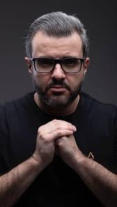 Muitos homens de hoje, são crianças machucadas do passado., #homem  #homemforte #inteligênciaemocional #identidadecristã #homemdeferro  #paternidade #escoladeinteligência #família #ressignificar #perdao ...