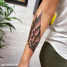 Tatouage bras complet de pégase + 2 jolies femmes. Tatouage Aile Une Expression De Spiritualite Et De Vision