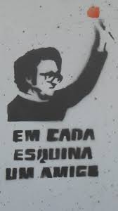 A associação 25 de abril apela a que, este sábado, às 15 horas, o país venha à janela cantar a grândola, vila morena, a música composta por zeca afonso escolhida pelo movimento das forças armadas em 1974 para anunciar a revolução. Datei Aveiroescina2 Jpg Wikipedia