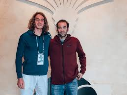In a generation with boris becker and andre agassi, he towers over them all, but never wants to be the center of attention: Pete Sampras Archives Greek City Times