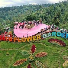 For the tickets batu flower garden you should pay 25k including 2 spot for take a picture and if you want to try another spot you should pay again. Pin Auf Toko Wisata