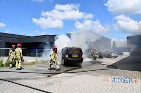 Hallo dit is wen filmpje van een brand in dronten op het bouwbedrijf mateboer like en abonneer. 112 Arnhem Auto In Brand Aan De Reest In Dronten