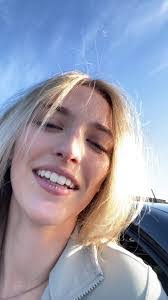 Kendra Hein's Instagram, Twitter & Facebook