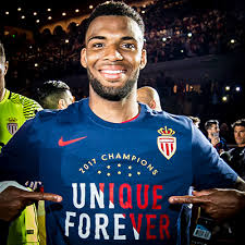 Bienvenue sur la page officielle de l'as monaco ! Nike As Monaco 2016 17 Ligue 1 Meister T Shirt Veroffentlicht Nur Fussball