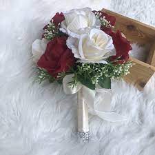 Masa kak long konvo hari tu, ana survey harga untuk fresh flower paling murah pun rm 80 ke rm 100 satu bouquet. Bunga Tangan Pengantin Hand Bouquet Bridal Bouquet Wedding Hand Bouquet Bridal Bouquet Design Craft Handmade Goods Accessories On Carousell