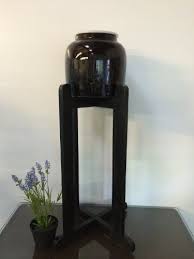 Porcelain Ceramic Water Dispenser Solid Black Spigot And Black Wood Floor Stand Click On The Image For Con Imagenes Alacenas De Cocina Hogar Cocinas Pequenas