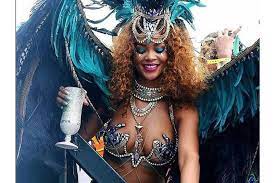 Sie nimmt natürlich am legendären karneval teil! So Sexy Feiert Rihanna Auf Barbados Bild 1