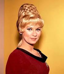Star Trek Final Hair And Costume Yeoman Rand Star Trek Cast Star Trek Characters Star Trek Cosplay