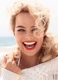 See more ideas about hair, hair styles, hair beauty. Hairstyle Trends 2014 2015 Get The Look Margot Robbie August 2014 Vanity Fair Magazine Marilyn Monroe Inspired Flowing Natural Curls Beautystat Com