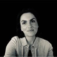 Sandra Cavalieri's Instagram, Twitter & Facebook