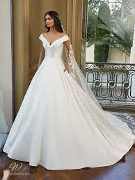 Pronovias Spring Summer 2021 Bridal Collection In 2021 Princess Wedding Dresses Stylish Wedding Dresses Wedding Dress Couture