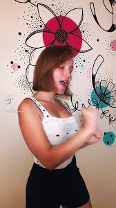 Nobody has covered a song of larissa manoela yet. Larissa Manoela Se Ta Todo Mundo Fazendo Eu Nao Iria